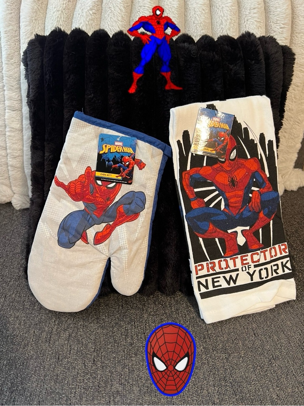 Marvel Spider-Man Oven Mitt and Towel Set - Red, Blue, White